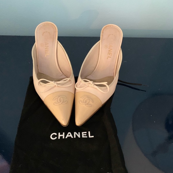 chanel nude mules
